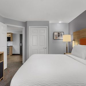 One-Bedroom King Suite